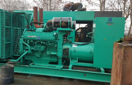 娄底发电机组如何判断水冷式机油散热器内部是否需要清洗？